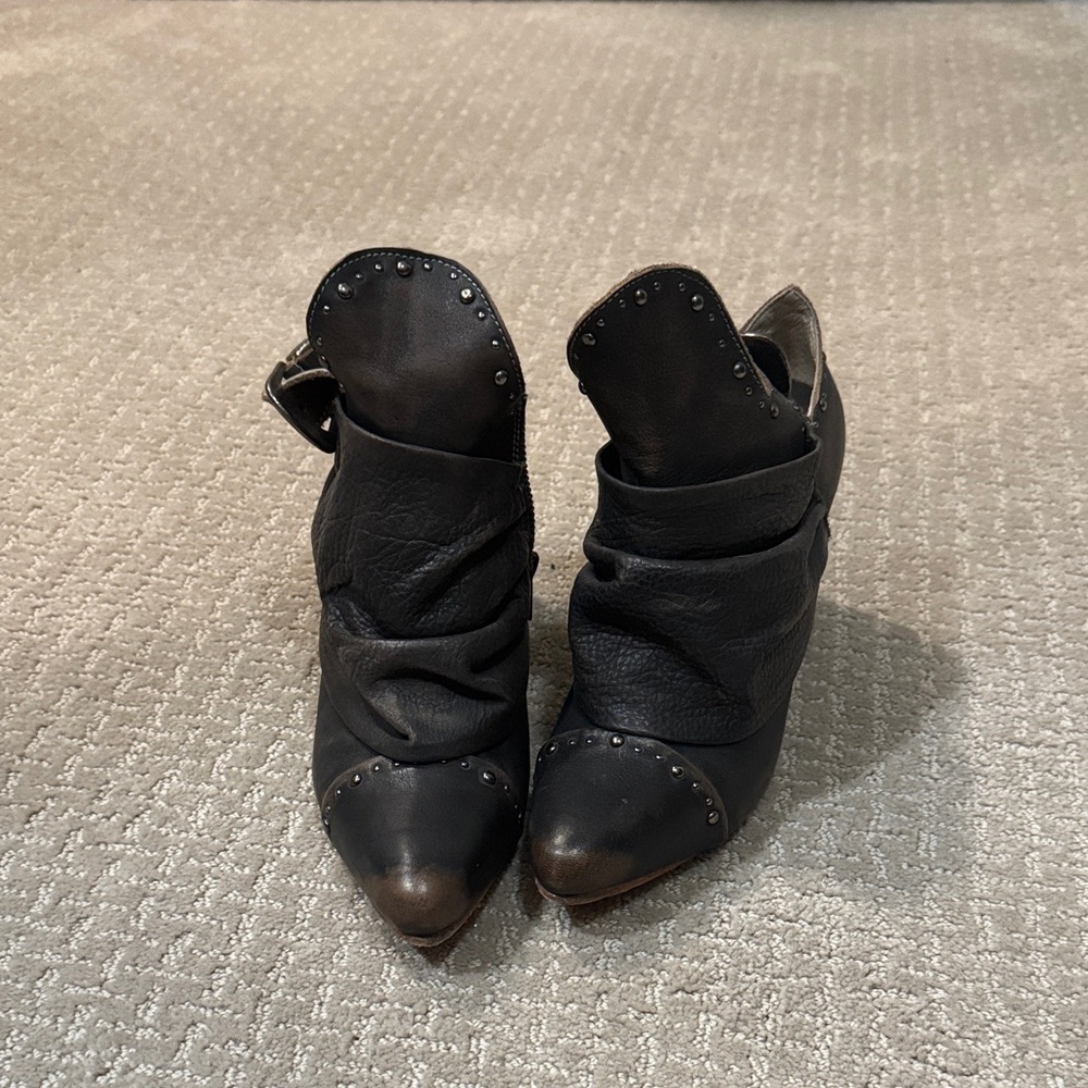Freebird by Steven Black and Brown Heeled Booties - Picture 2 of 7